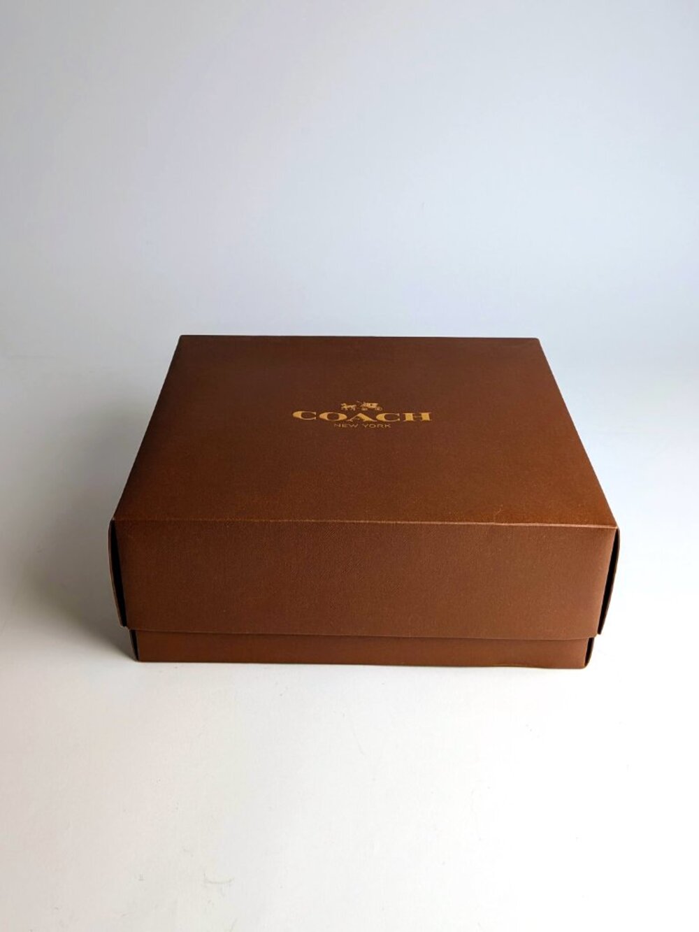 Authentic Coach Gift Box Set with Red Ribbon, Tissue & Sticker - Picture 5 of 6